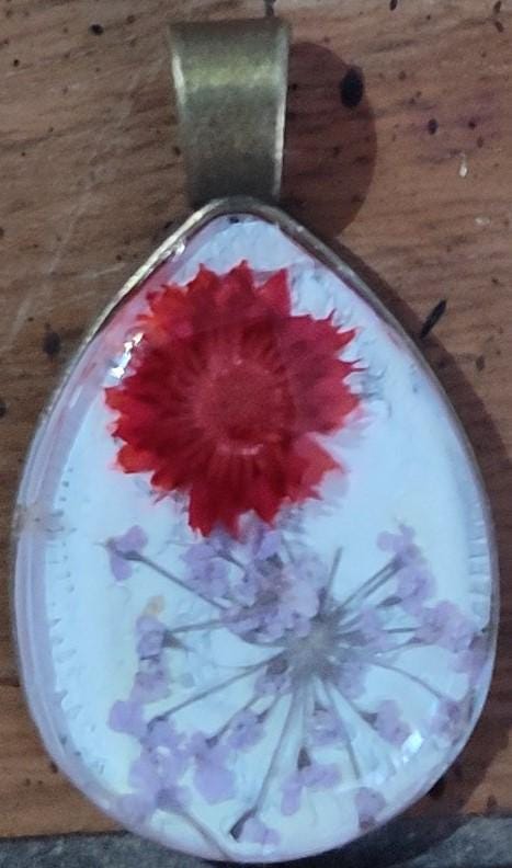 Tear Drop Flower Pendant for Non Glitter Lovers